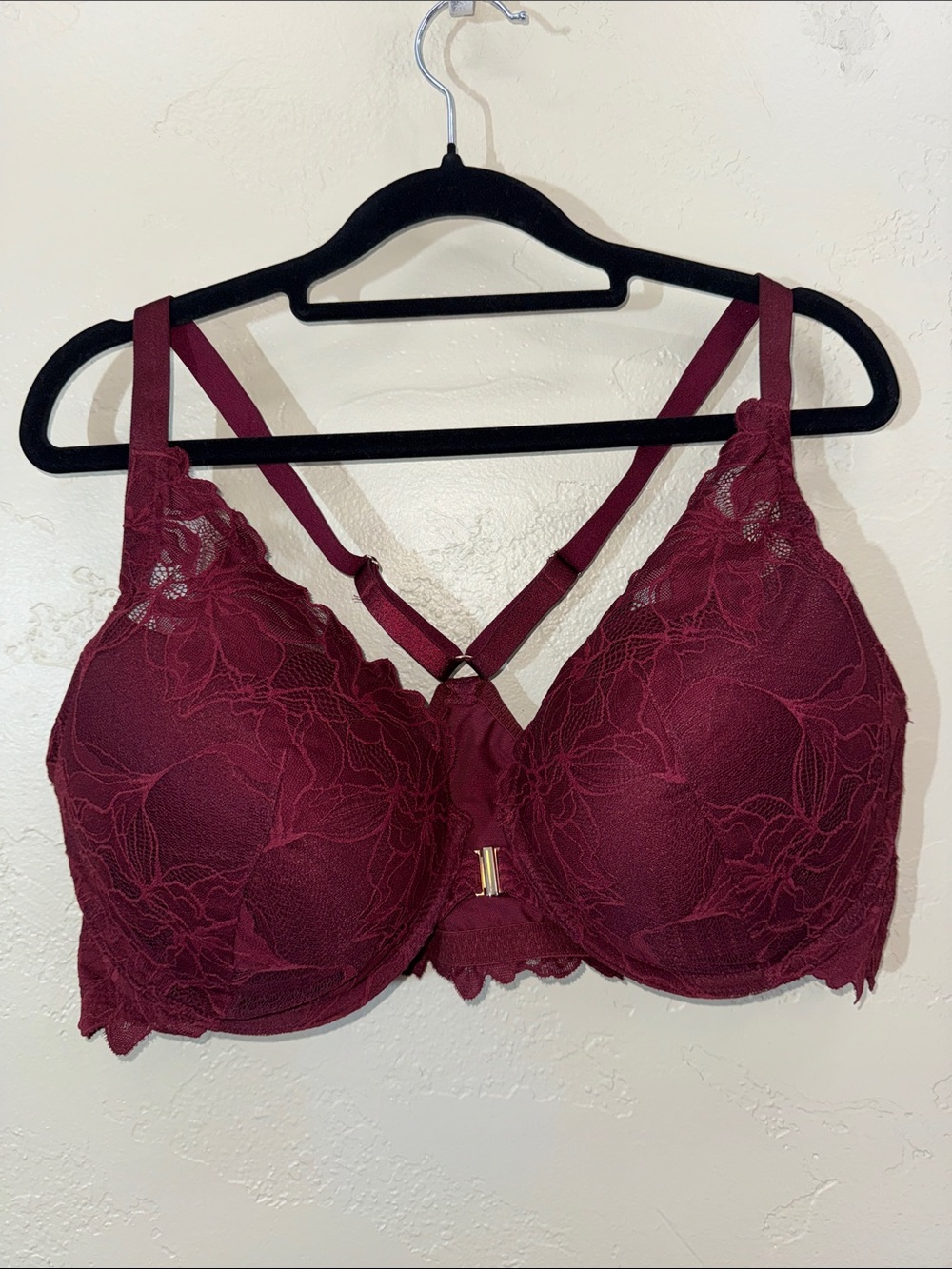 Auden Lace Underwire Bra in Burgundy. EUC 42D Padded Racerback